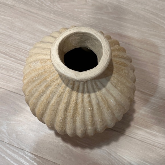 Olive Ateliers Paper Mache Vase Garlic - Picture 8 of 9